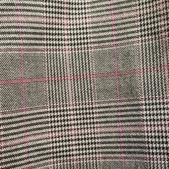 CeCe Plaid Tailored Shorts in Gray with Subtle Red Accent - Picture 7 of 7